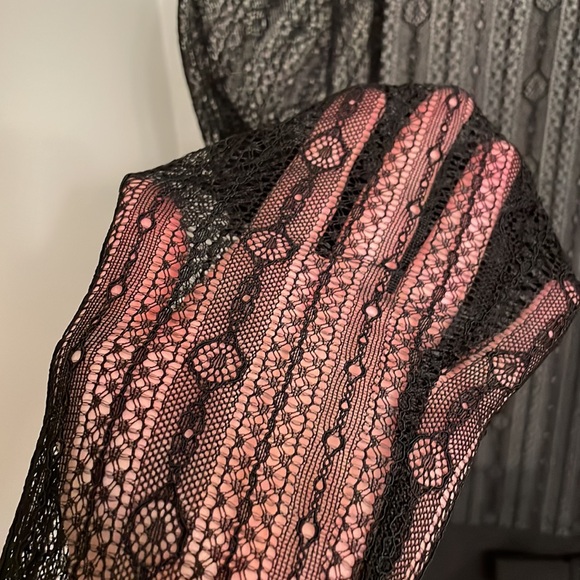 Gracia sheer lace peplum EUC - Picture 3 of 10